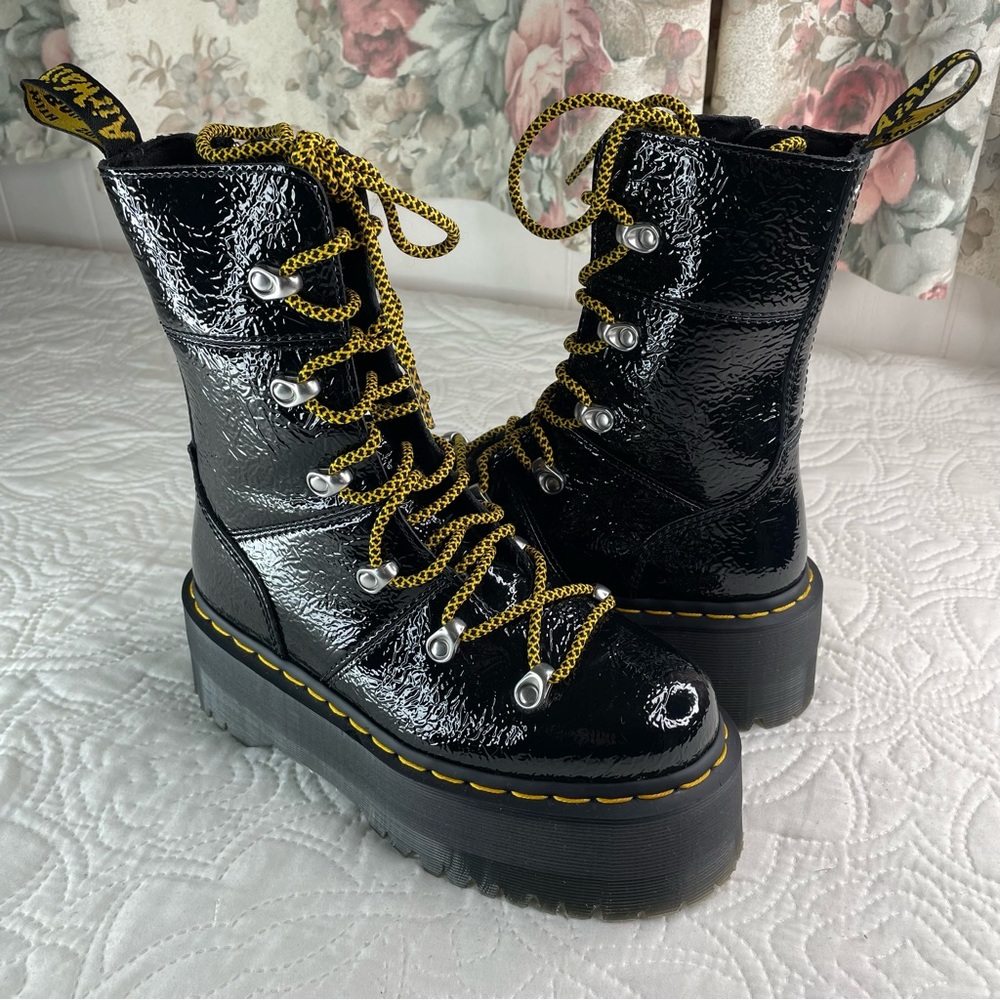 DR MARTENS GHILANA MAX WOMEN BOOTS DISTRESSED PATENT BLACK LEATHER
